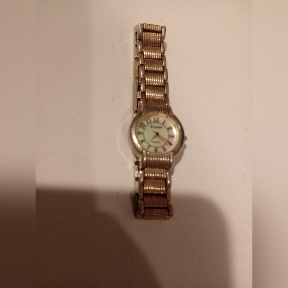 Sharp Gold Watch - Picture 2 of 3